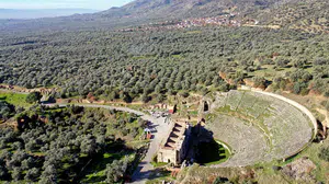 Nysa Antik Kenti kazısında kütüphane merdivenleri tarihe ışık tutuyor