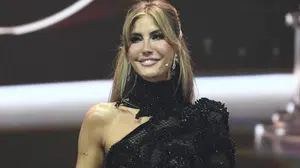 Manken, sunucu, oyuncu ve şimdi de yazar: Çağla Şıkel’in duygularla dolu kitap maratonu!