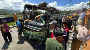 Virajda kontrolden çıktı: Otobüs kazasında 16 can kaybı