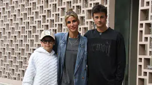 Anne-oğul teknoloji turu! Çağla Şıkel ve çocuklarından sanal gerçeklik molası