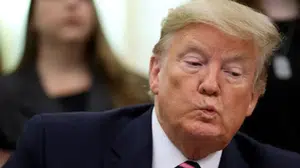 Trump yönetimi, yaklaşık 30 üst düzey diplomatı merkeze çekiyor