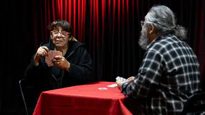 Melek Baykal’dan tiyatroya dönüş: Yeni oyunu konken partisi ile geliyor