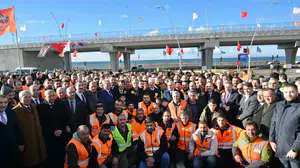 Van Çevre Yolu’nda 28 kilometrelik bölüm trafiğe açıldı: Sınır kapılarına kesintisiz ulaşım sağlandı