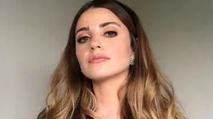 Ezgi Eyüboğlu'nun komşu ziyareti polis sürpriziyle taçlandı!