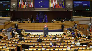 AB, Rusya’nın hibrit savaşına karşı harekete geçti: Yeni yaptırımlar açıklandı!