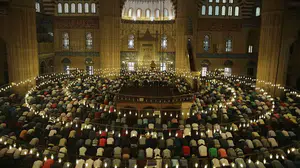 İstanbul'da Bayram Namazı Saat Kaçta, Bayram Namazı Nasıl Kılınır, Kaç Rekat? 2025 İstanbul Bayram Namazı Saati