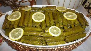 Rüyada Yaprak Sarması Görmek Ne Anlama Gelir ve Hangi Mesajları Taşır? İşte Dikkat Çeken Yorumlar