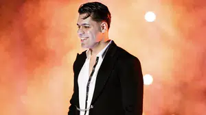 Emir Can İğrek’ten Bostancı Gösteri Merkezi’nde 12 dansçılı konser