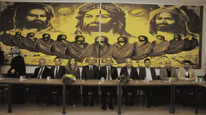 Bakan Ersoy Alevi-Bektaşi dedeleri ve canlarla hızır lokmasında buluştu