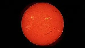 Gökyüzünde ilginç görüntü! Güneş adeta gülümsüyor