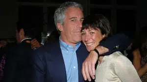 Ghislaine Maxwell Kimdir, Jeffrey Epstein Skandalında Ne Oldu, Neden Yeniden Gündemde?