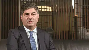 HAKAN SAFİ SERVETİ VE MAL VARLIĞI KAYNAĞI, NASIL ZENGİN OLDU! Hakan Safi Ne İş Yapıyor?