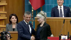 Yıllar Sonra Sürpriz Dönüş! Emine Ülker Tarhan CHP Sahnesinde