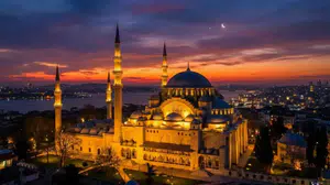 Işıkların Sönmediği O Gecede Camiler Dolup Taşacak