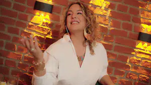 Kadınlara özel şarkı: Zeynep Avcı Müjde ile sahada