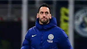 MİLAN – INTER MAÇINDA HAKAN ÇALHANOĞLU NEDEN OYNAMADI! Hasta mıydı, sakatlandı mı?