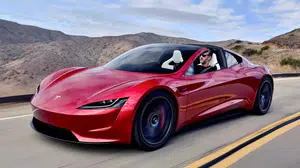 TESLA ROADSTER 2026 NE ZAMAN ÇIKACAK! Yeni Model İçin Tarih Verildi Ama Belirsizlik Sürüyor