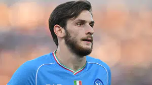 Chelsea PSG maçında kimler kart sınırında? Kvaratskhelia cezalı mı?