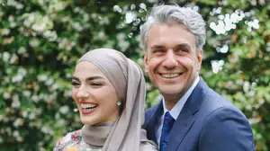 Sahne ışıklarının ardındaki mütevazı yaşam dikkat çekiyor