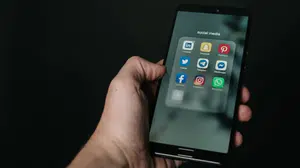 Rehberiniz ve özel bilgileriniz tehlikede! FBI’dan 6 uygulama için 'acil' koduyla uyarı