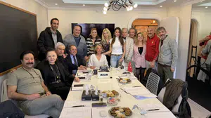 Talibim Var setine doğum günü sürprizi: Okuma provasında çifte kutlama