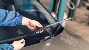 Araç sileceği gıcırdaması nasıl geçer, silecekler neden ses yapar, bakımı nasıl yapılır ve ömrü nasıl uzatılır?