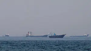 Hürmüz'de 24 saatte sadece 5 gemi! Küresel enerji akışı kesildi, petrol fiyatları alarm veriyor