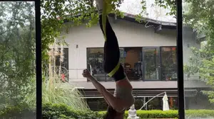İlayda Alişan'dan sosyal medyayı sallayan yoga paylaşımı! En zorlu pozları bile soğukkanlılıkla yaptı