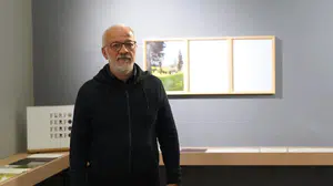 Lefkoşa sanatla buluşuyor: Turan Aksoy’un 'İçeriye Doğru' sergisinde son günler!