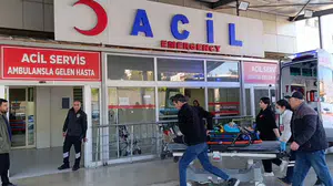 Adana’da minibüs faciası! Tarım işçilerini taşıyan araç yan yattı