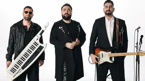 Sakiler, Kenan Doğulu şarkılarını yeniden yorumladı