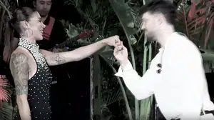 Birleşme partisi değil kaos gecesi! Nişanlısı fotoğrafları sildi, Nefise rakiplerine gözdağı verdi!