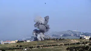 Masada anlaşma sahada bomba: İsrail, Lübnan'a saldırmaya devam ediyor!