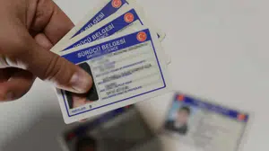 Eski tip ehliyetler geçersiz mi oldu? Ehliyet yenileme nasıl yapılır, 2026 yenileme ücreti ne kadar?