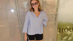 Mina Derman yeni projeler öncesi Zorlu AVM'de görüntülendi