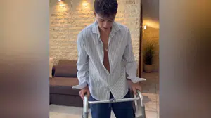 Feci kazada bacağını kaybeden Survivor yıldızı Floros'un hayranlarını ağlatan dönüşü