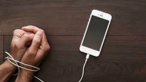 Telefon bağımlılığı nasıl azaltılır? Ekran süresini düşürme yolları, 20 saniye kuralı nedir? Güne telefonsuz başlamak ne sağlar?