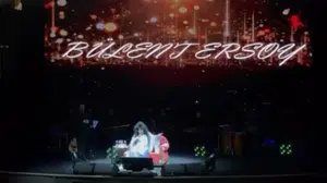 Kuşadası'nda Bülent Ersoy krizi: Konser gecikti, sahnede ipler koptu