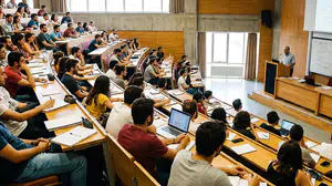Üniversite affı yürürlüğe girdi mi? Kimler dönecek, başvuru süresi ne, hangi suçlar kapsam dışı, 2026-2027’de dönüş var mı?
