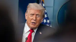 Ticaret savaşında yeni perde: Trump Ontario Gölü'nün adını gözüne kestirdi
