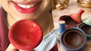 Aker Fassi nedir? Nasıl kullanılır, dudak renkledirici ve allık neyden yapılır, doğal Fas ruju sağlığa zararlı mı?
