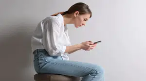 Boyun düzleşmesi nedir? Neden olur, belirtileri nelerdir, tedavisi var mı ve nasıl geçer?