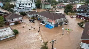 Sakarya'da okullar tatil mi, hangi ilçelerde eğitime ara verildi? 18 okulda tatil kararı