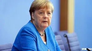 Angela Merkel'den AfD'nin seçim zaferine "Kalbim kan ağlıyor" tepkisi
