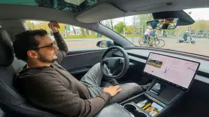 Tesla’dan Avrupa Birlik’ine FSD çıkarması: Güvenlik istatistikleri ezber bozuyor