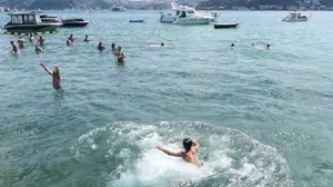 Beykoz'da yüksek dalga alarmı: Denize girişler iki gün yasaklandı