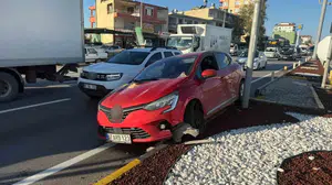 Serik'te sanayi kavşağında kaza: 1 yaralı
