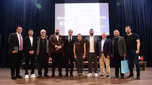 Sporda bilim ve vizyon zirvesi paneli genç sporcuları buluşturdu