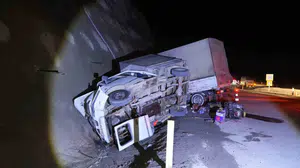 Kastamonu'da iki kamyonet çarpıştı: 9 yaralı