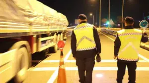 Aksaray’da jandarma KOM, asayiş ve trafik denetimlerini sürdürüyor